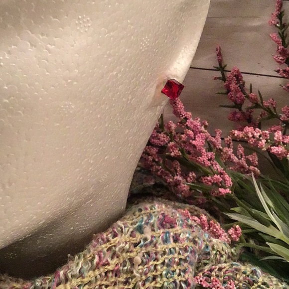 Cube Earrings - Picture 4 of 4